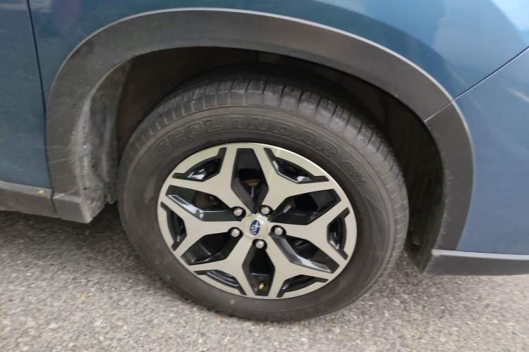 Used Subaru Forester 2021 2.0i Luxury Edition Right Front Wheel Hub