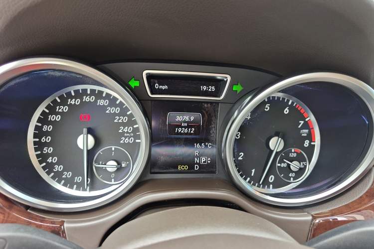 Used Mercedes-Benz M-Class 2014 ML 400 4MATIC Luxury Model
