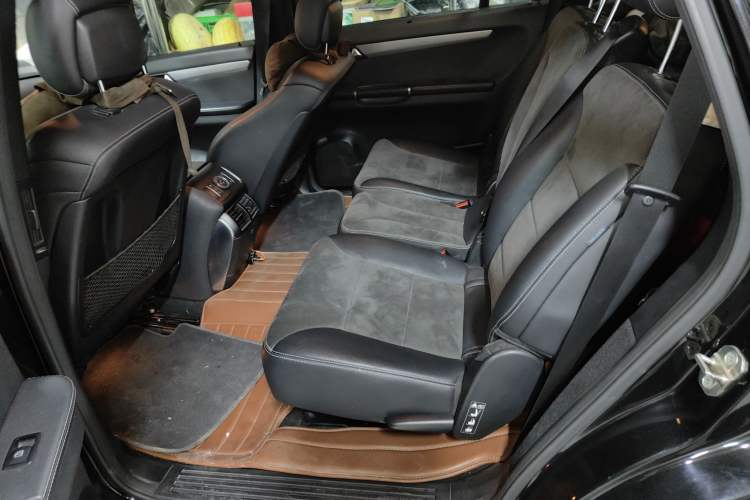 Used Mercedes-Benz R-Class 2014 R 320 4MATIC Business Model