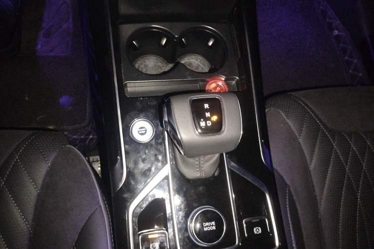 Used Hongqi HS5 2022 Revised Version 2.0T Smart Connect Flagship Edition Gear Lever