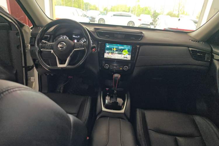 Used Nissan X-Trail 2019 2.0L CVT Smart Connect Comfort Edition 2WD Center Console