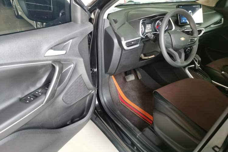 Used Chevrolet Trax 2019 325T Automatic Sport Edition China VI Standard Driver Seat