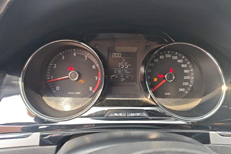 Used Volkswagen Bora 2013 1.6L Manual Comfort Model Odometer Close Up