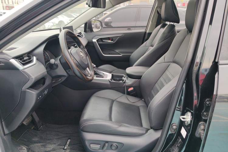 Used Toyota Wildlander 2020 2.0L CVT Two-Wheel Drive Prestige Edition Left Front Seat