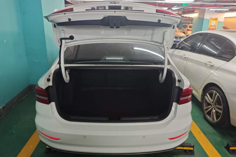 Used Volkswagen Lavida 2019 280TSI DSG Comfort Edition China VI standard Trunk