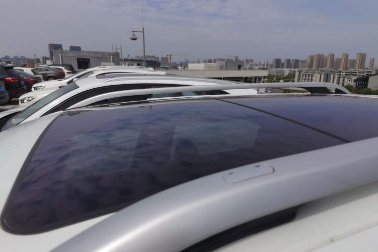 Used Jeep Cherokee 2019 2.0T Two-Wheel Drive Smart Enjoyment Version China V
