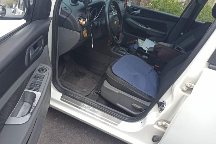 Used Ford Focus 2013 Hatchback Classic 1.8L Automatic Base Model Driver Seat