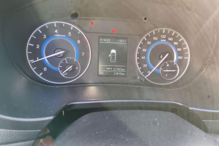 Used Dongfeng Fengon S560 2018 1.8L Manual Urban Model 7 Seats Odometer Close Up