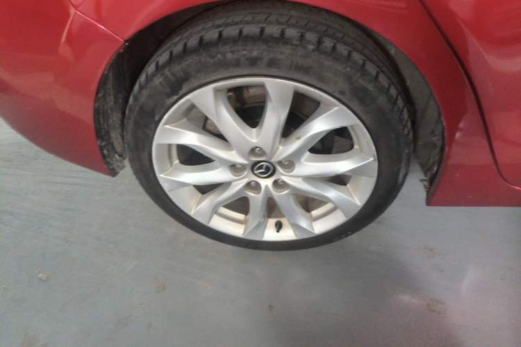 Used Mazda 3 Axela 2014 Sedan 2.0L Automatic Sport Model Right Rear Wheel Hub