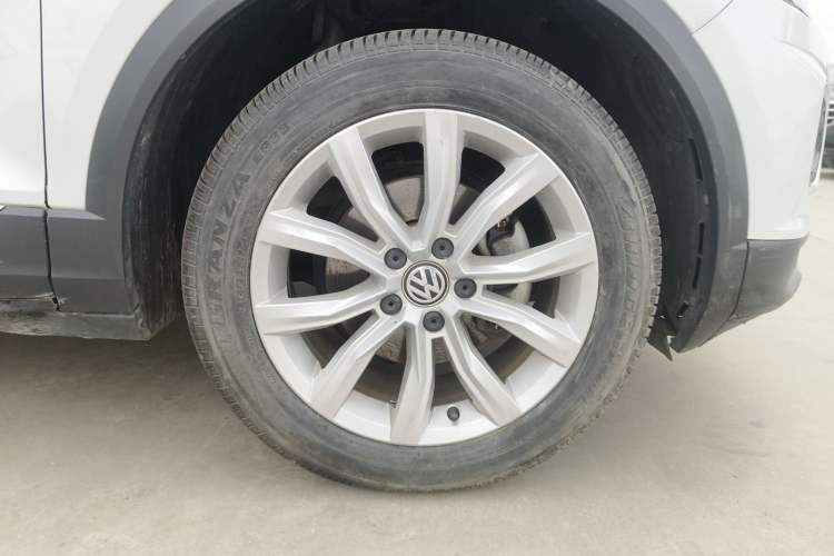 Used Volkswagen T-ROC 2020 230TSI DSG Two-Wheel Drive Advanced Version Right Front Wheel Hub