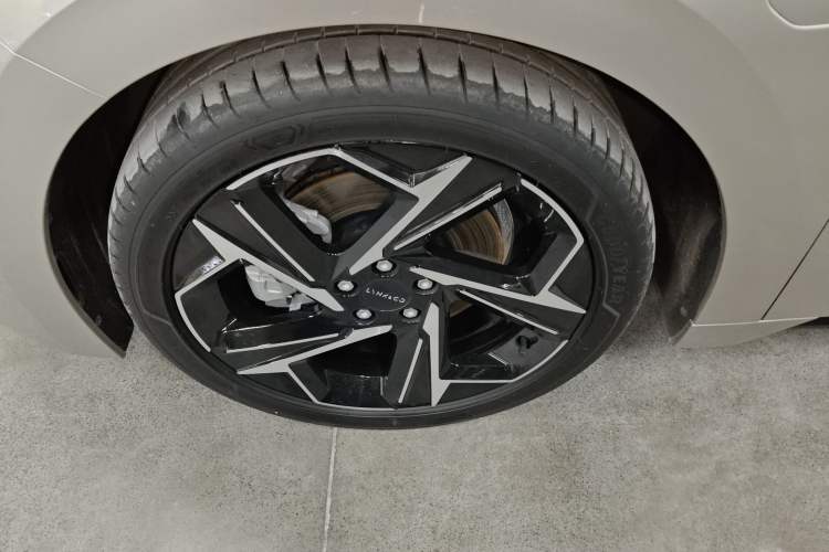 Used Lynk & Co 07 2024 EM-P 126 Long-Range Halo