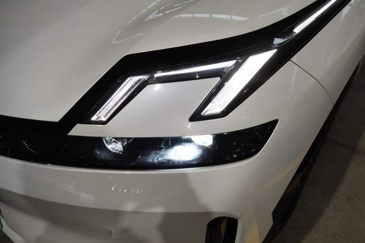 Used Lynk & Co 08 EM-P 2023 120km Long-Range Pro Left Front Headlight