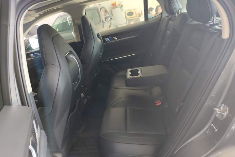 Used Lynk & Co 01 2021 2.0TD Two-Wheel-Drive Pro Trim Interior 4