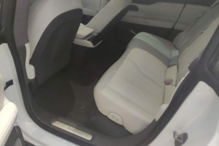 Used Nio ET7 2023 75 kWh Left Rear Seat