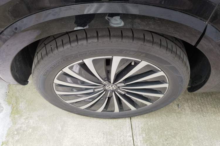 Used Volkswagen Viloran 2024 380TSI Premium Edition