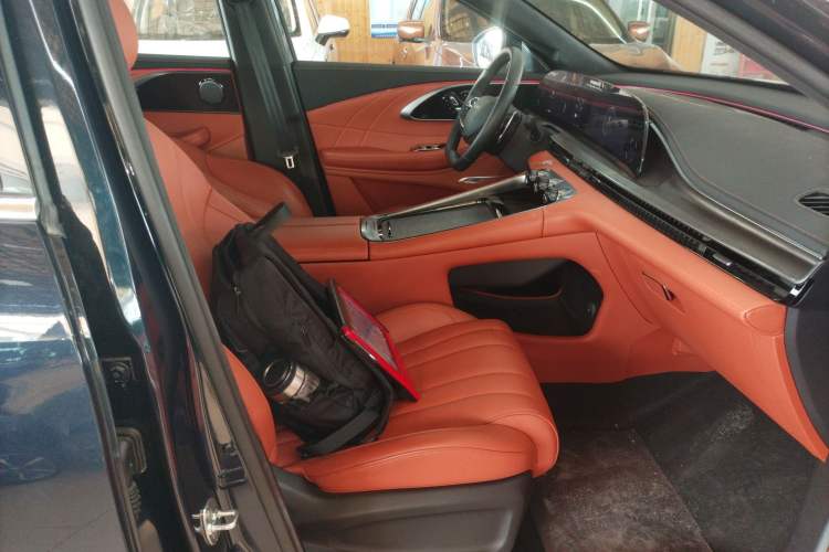 Used EXEED Lingyun 2025 300T Two-Wheel Drive Starry Edition
