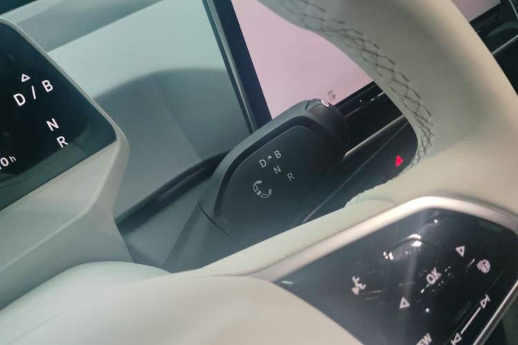 Used Volkswagen ID.3 2025 Smart Model Outstanding Oxygen Edition