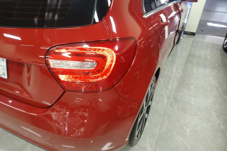 Used Mercedes-Benz A-Class (Import) 2015 A 200 Fashion Model
