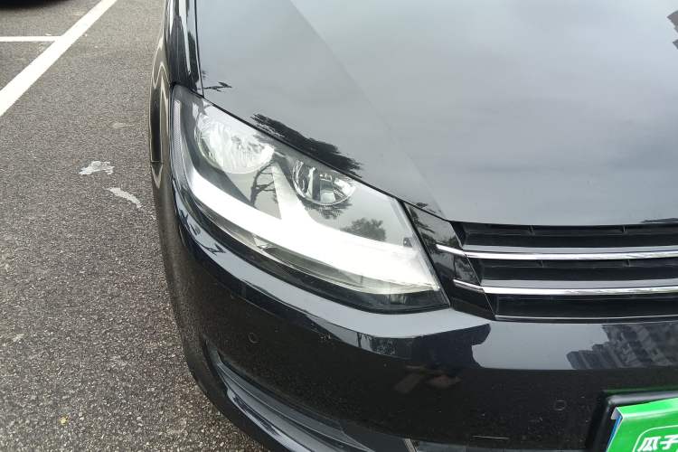 Used Volkswagen Sharan 2018 380TSI Comfort Edition 7-Seater Right Front Headlight