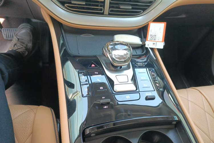 Used Denza D9 2024 DM-i 980 Four-Wheel Drive Prestige Model