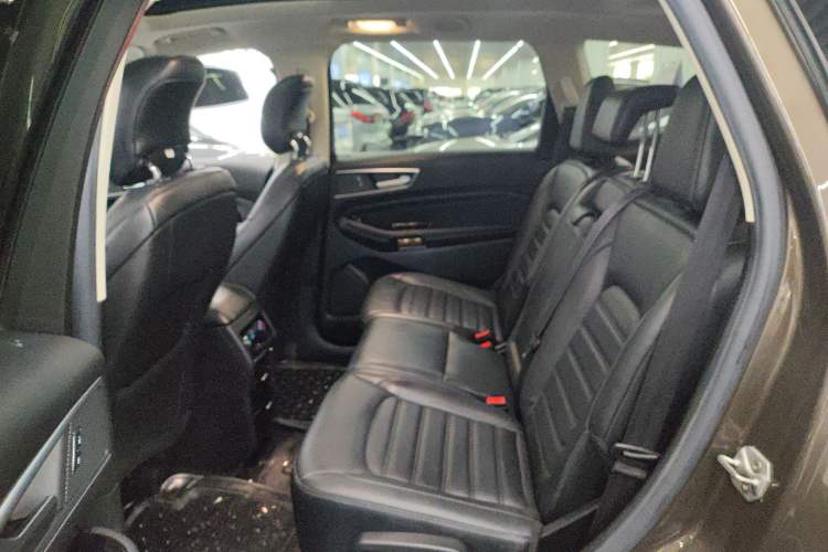 Used Ford Edge 2016 EcoBoost 245 Two-Wheel-Drive Titanium 7-Seater
