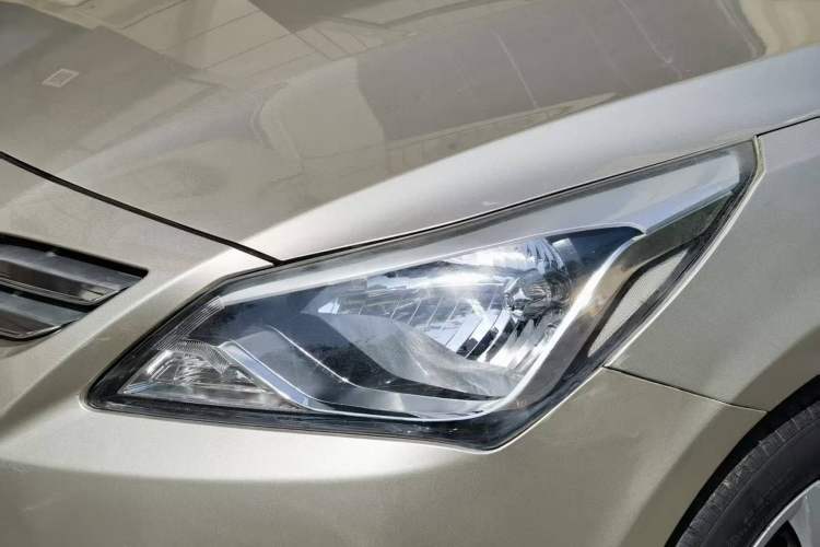 Used Hyundai Verna (older generation) 2014 1.4L Manual Smart GLS Trim Left Front Headlight