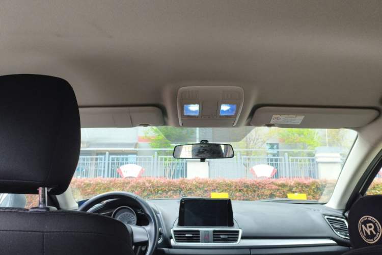 Used Mazda 3 Axela 2014 Sedan 1.5L Automatic Comfort Model