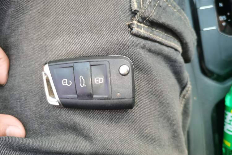 Used Volkswagen Tiguan L 2018 330TSI Automatic Two-Wheel Drive Luxury Edition Vehicle Key