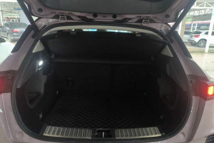 Used Lynk & Co 06 2021 1.5T Shero Pink Special Edition