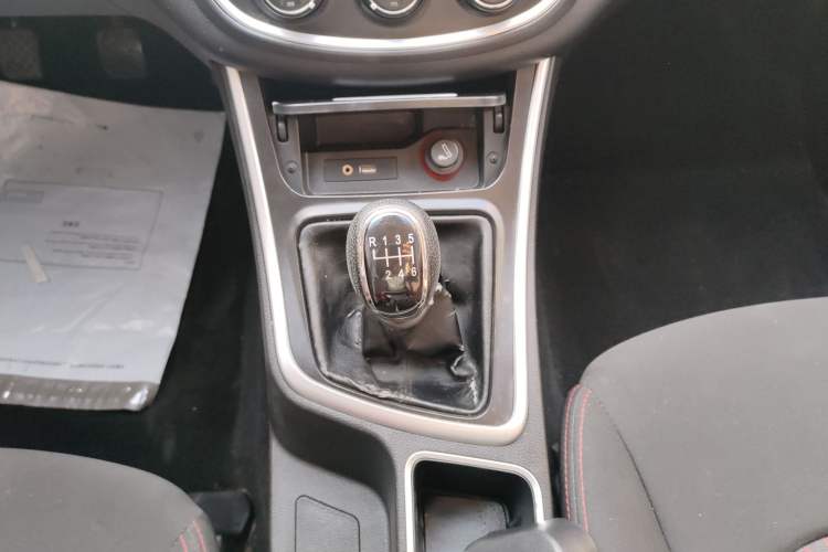 Used Baojun 560 2016 1.8L Manual Comfort Edition