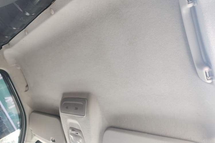 Used SAIC MAXUS EV30 2023 Pure-Electric Smart Logistics Expert with Long Wheelbase—Equipped with CATL Power Battery