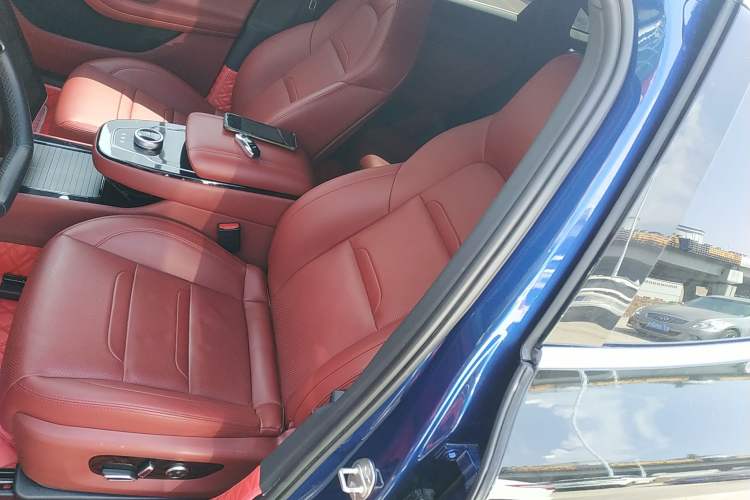 Used SERES SF5 2021 Four-Wheel Drive Freedom Expedition Edition
