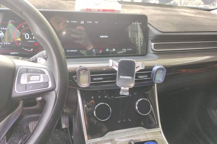 Used EXEED Lanyue 2021 400T Four-Wheel Drive Starlight Pro Edition 7 Seats Audio And AC Panel