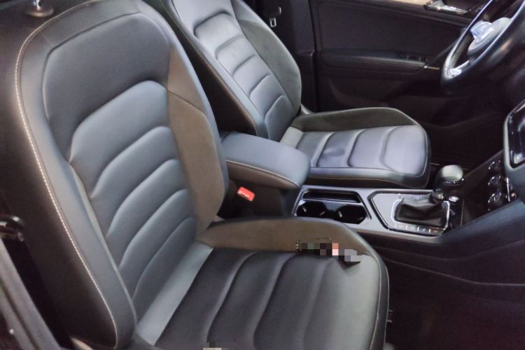 Used Volkswagen Tiguan L 2021 330TSI Automatic Two-Wheel Drive R-Line Enhanced Edition Right Front Seat