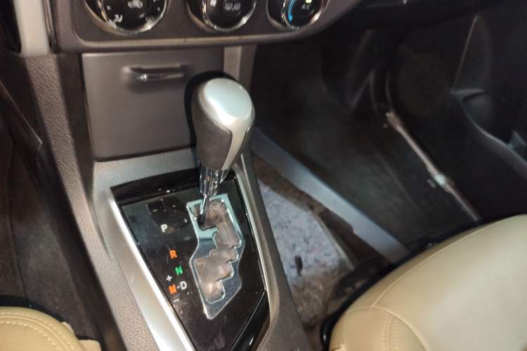 Used Toyota Corolla 2017 Revised Version 1.2T S-CVT GL-i Gear Lever