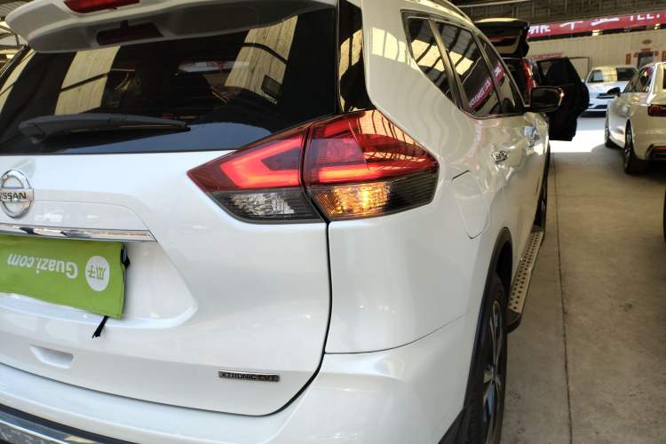 Used Nissan X-Trail 2019 2.5L CVT Smart Connect Leading Edition 4WD Right Rear Taillight