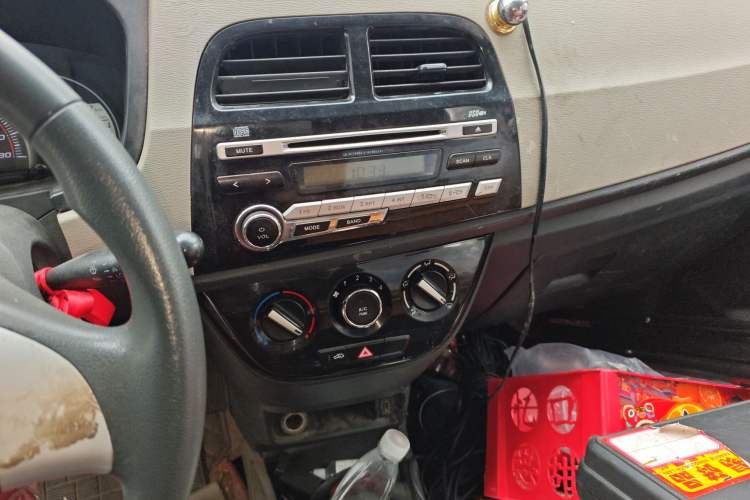 Used CHANGAN OSHAN Olisway 2014 X6 1.4L Manual Luxury Model
