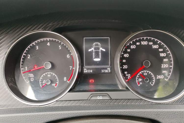 Used Volkswagen Golf 2015 1.4TSI Manual Comfort Model Instrument Cluster
