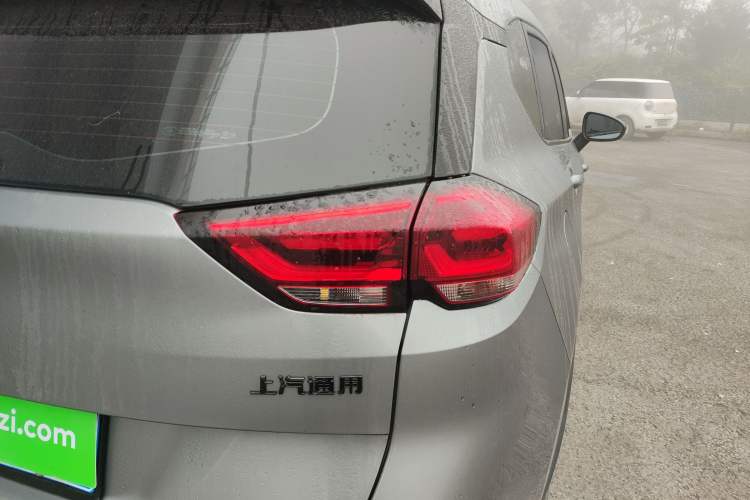 Used Chevrolet Orlando 2020 Light Hybrid Redline 530T Automatic Enjoyment Edition (5+2 Models)