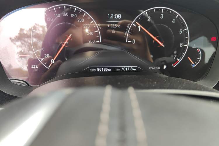 Used BMW 5 Series 2019 Facelifted 530Li Luxury Edition Premium Package Odometer Close Up