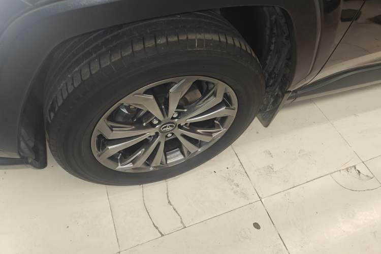 Used Toyota RAV4 2023 2.0L CVT Two-Wheel Drive Fashion Plus Edition Left Front Wheel Hub