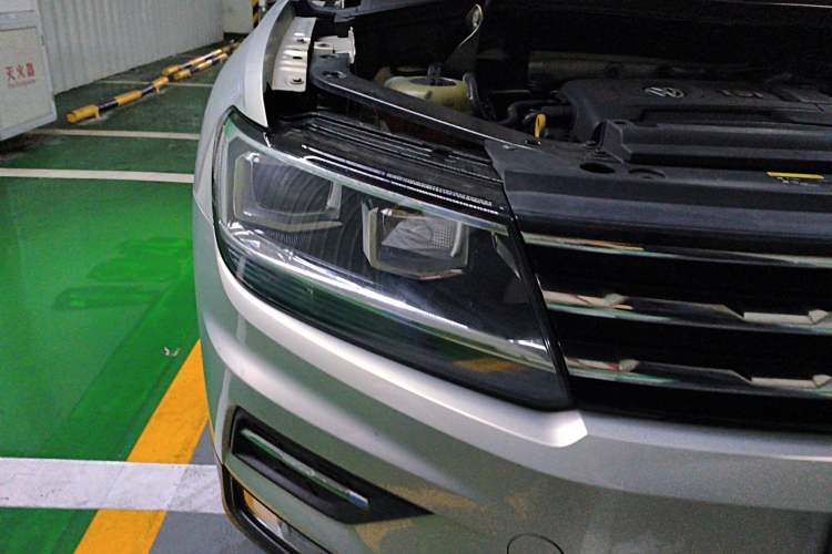 Used Volkswagen Tiguan L 2017 330TSI Automatic Two-Wheel Drive Luxury Edition Right Front Headlight