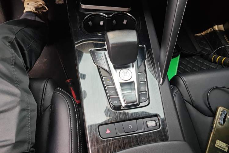 Used BYD Song Pro 2019 1.5T Automatic Elite Edition Gear Lever