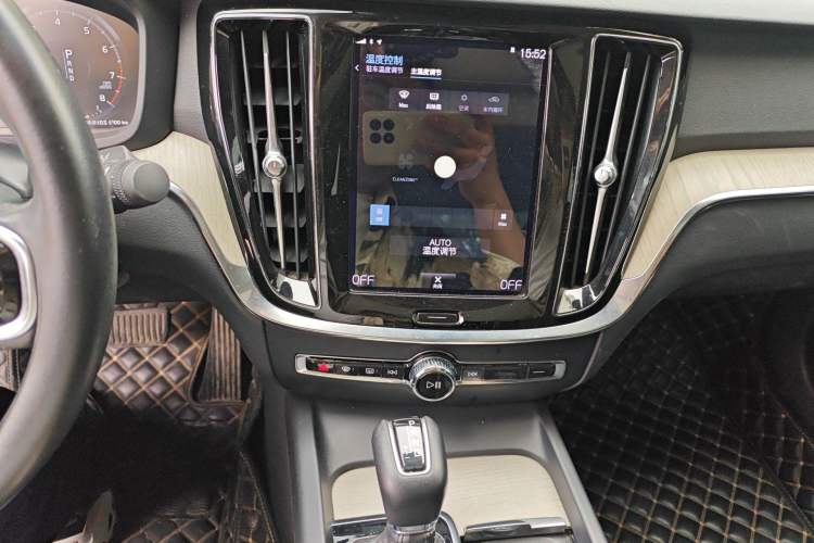 Used Volvo S60 2020 T4 Zhiyuan Luxury Edition Audio And AC Panel