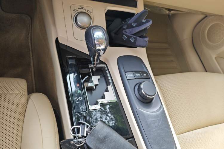 Used Lexus ES 2014 250 Elite Edition Gear Lever