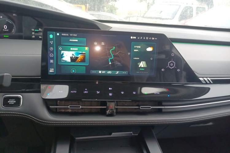 Used Changan UNI-K iDD 2024 ZhiDian iDD 1.5T 135km Smart Leading Model