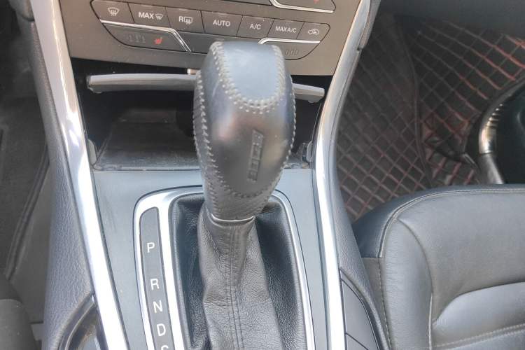 Used Ford Edge 2018 EcoBoost 245 Two-Wheel-Drive Titanium 7-Seater China V Standard
