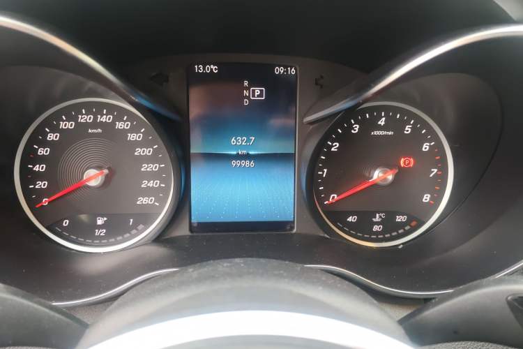 Used Mercedes-Benz C-Class 2019 C 180 L Fashion Edition Sport Version Odometer Close Up