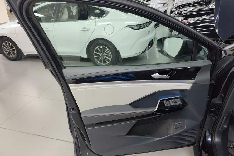 Used Volkswagen ID.6 CROZZ 2022 Long-Range PRO Edition