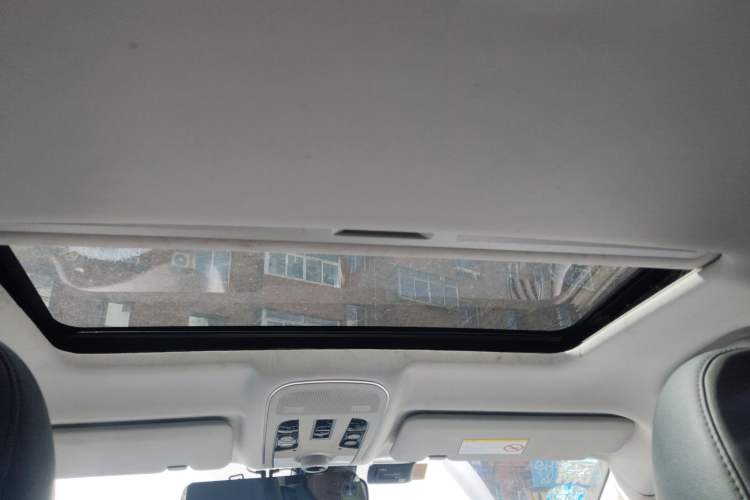 Used Haval H2 2016 Red-Label 1.5T Automatic Two-Wheel Drive Luxury Model Headliner